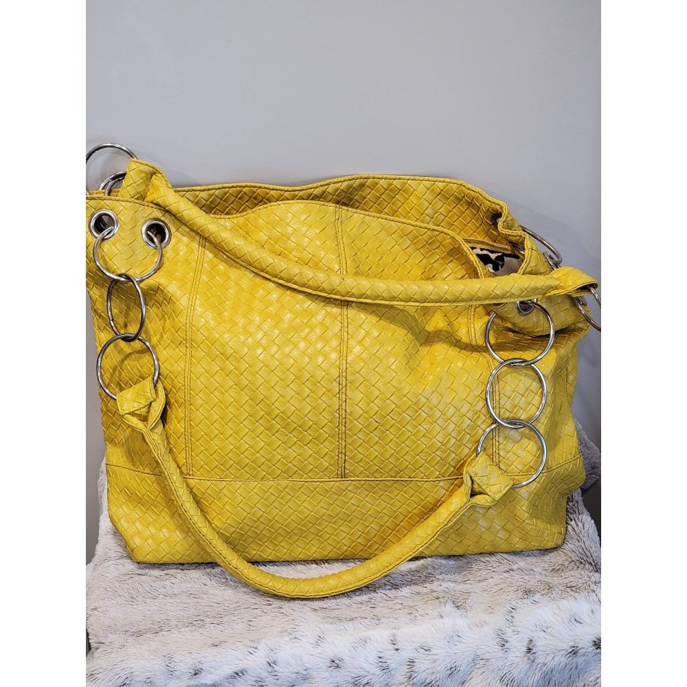 Mainstreet Collection MSC Leather Purse